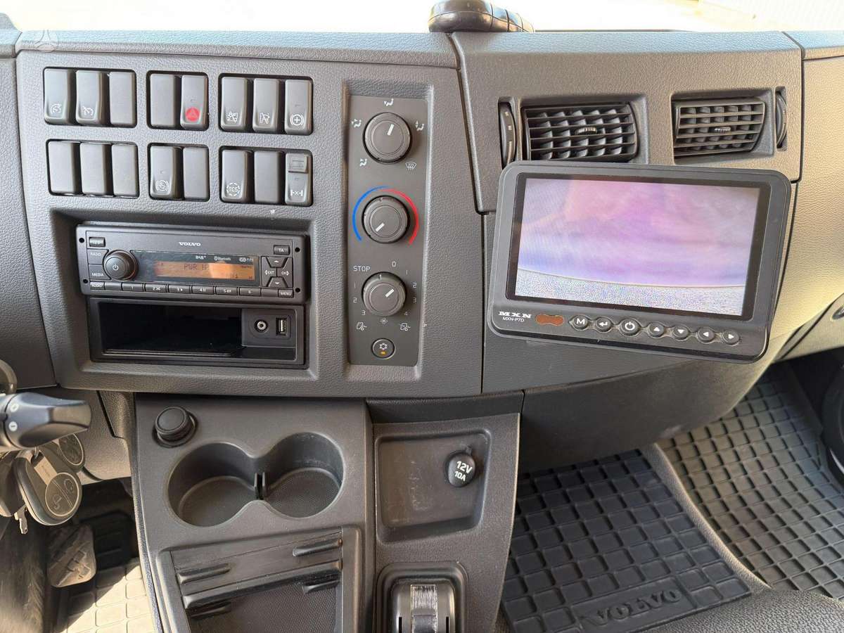 Volvo FL250, kietašoniai