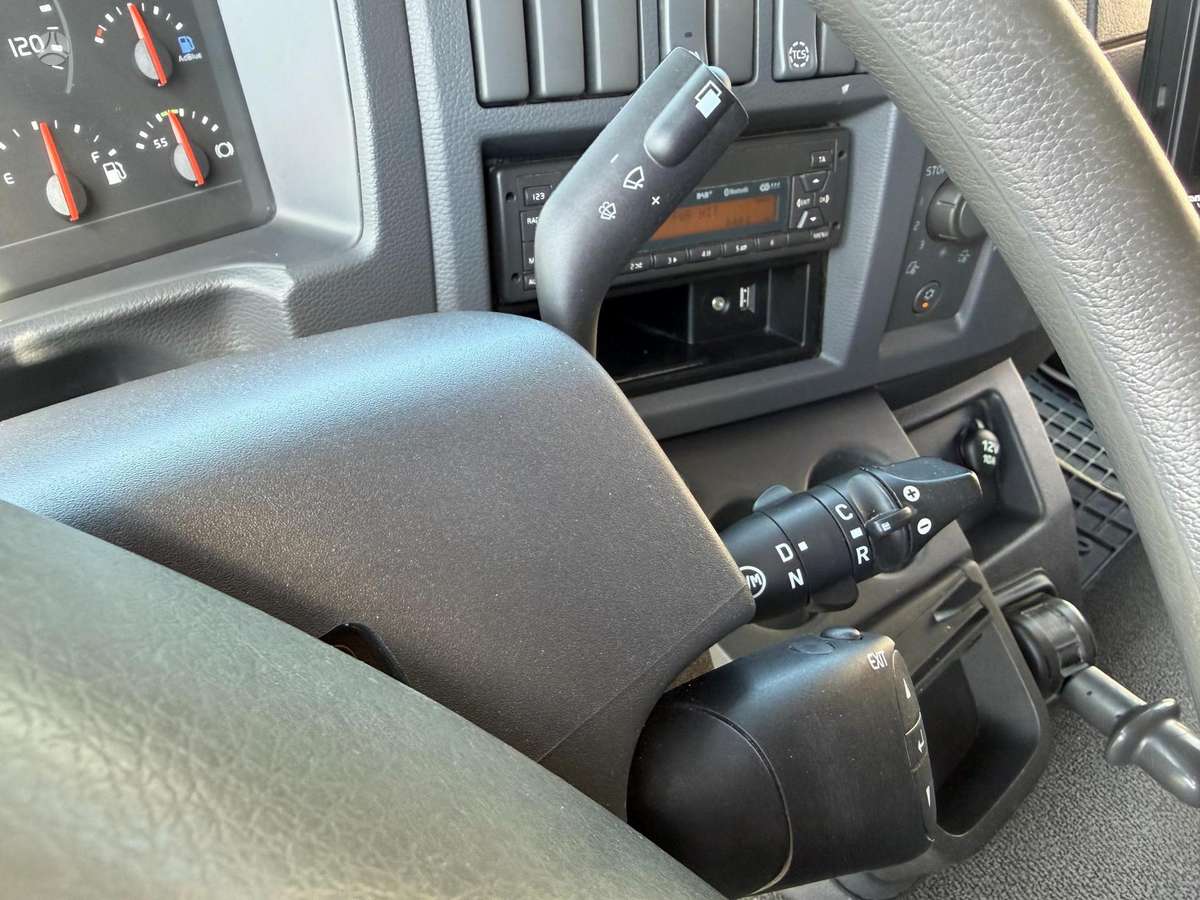 Volvo FL250, box trucks / box vans