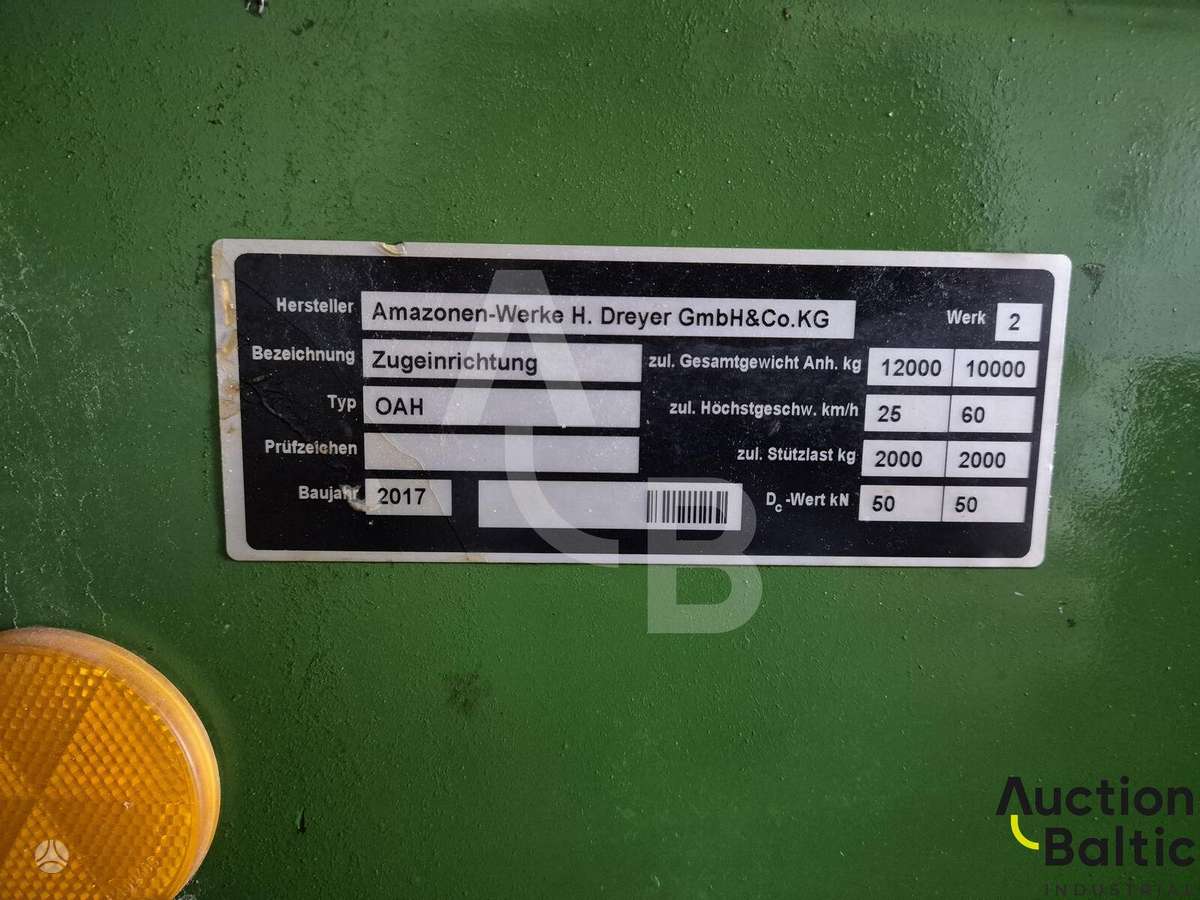 Amazone UX 5200, sprayers