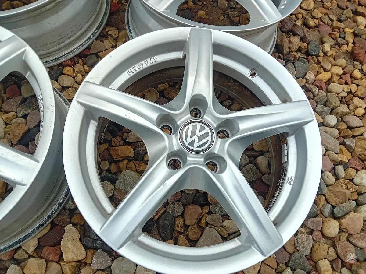 Volkswagen, light alloy, R16