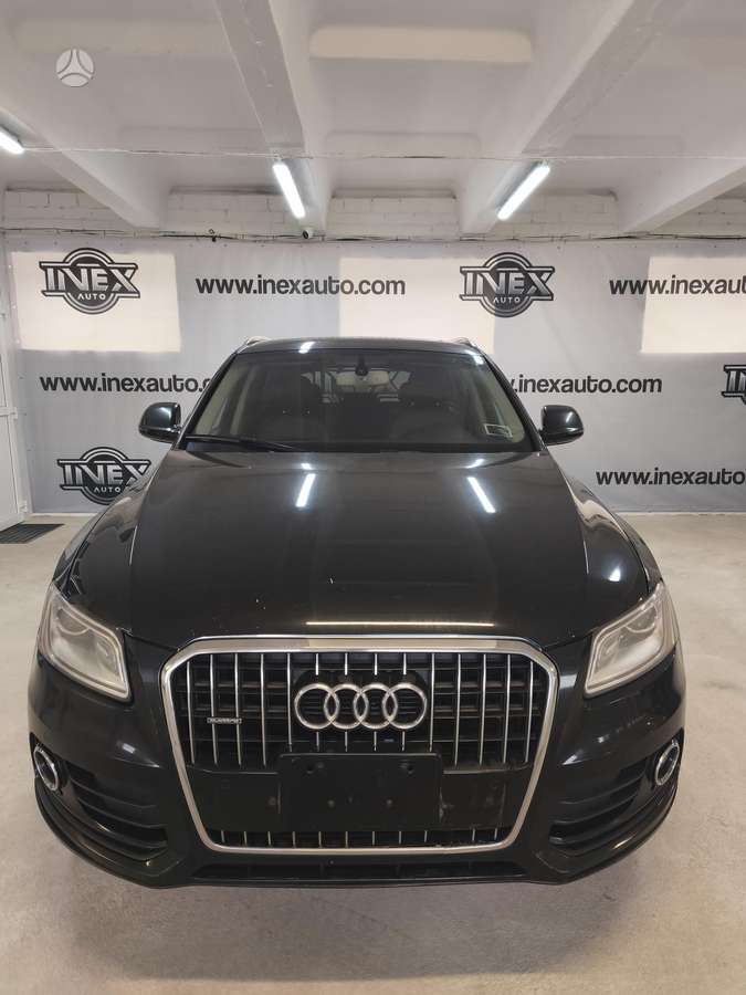 Audi Q5, 2.0 l., off-road / crossover