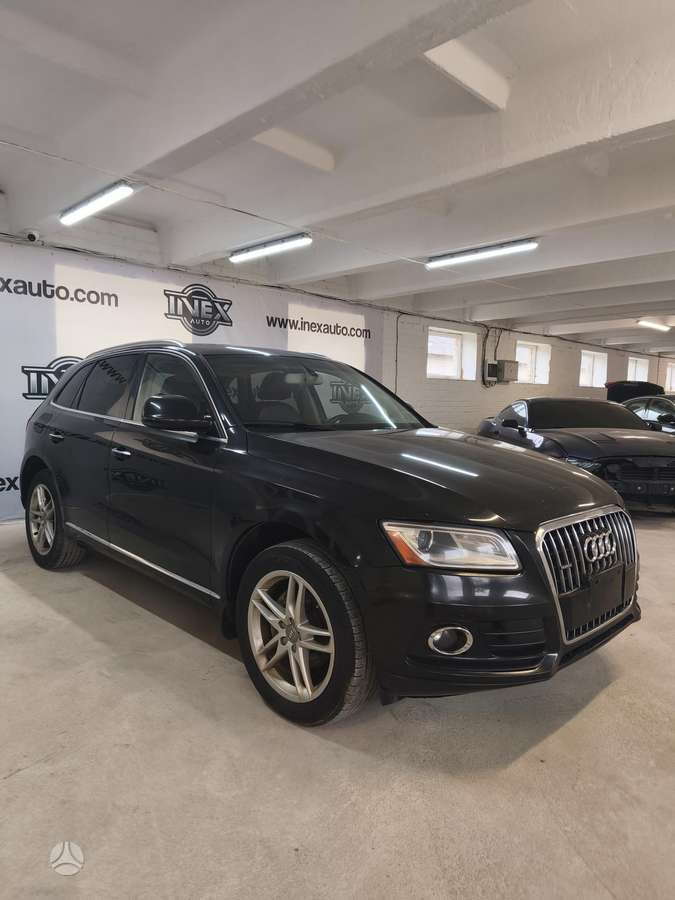 Audi Q5, 2.0 l., off-road / crossover