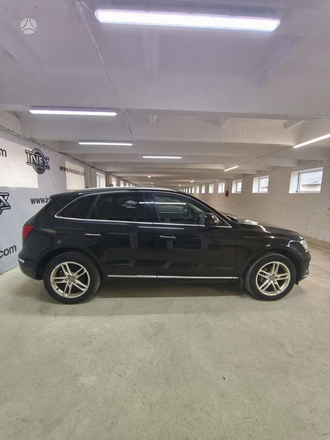 Audi Q5, 2.0 l., off-road / crossover
