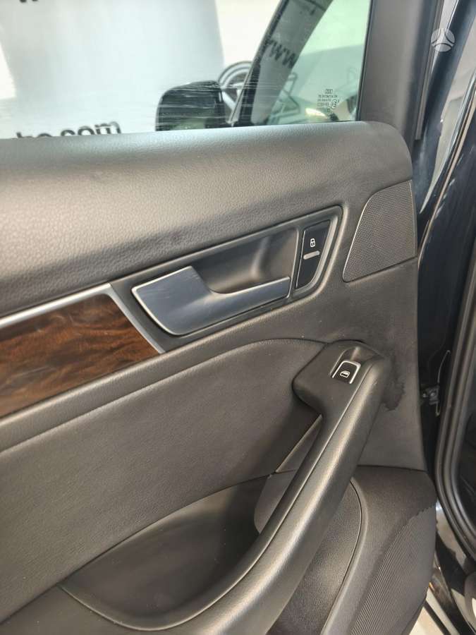 Audi Q5, 2.0 l., off-road / crossover