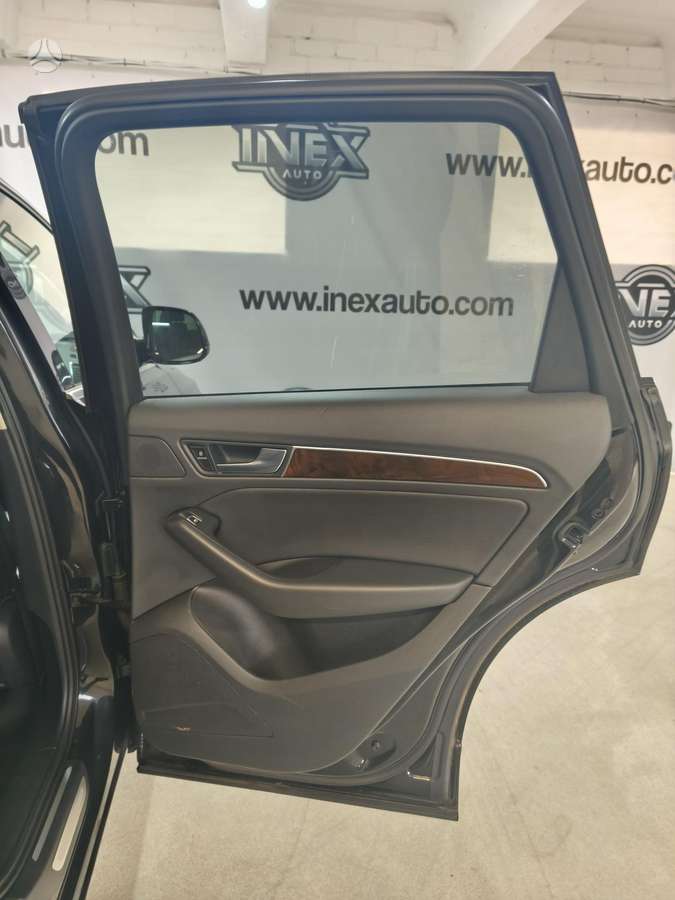 Audi Q5, 2.0 l., off-road / crossover