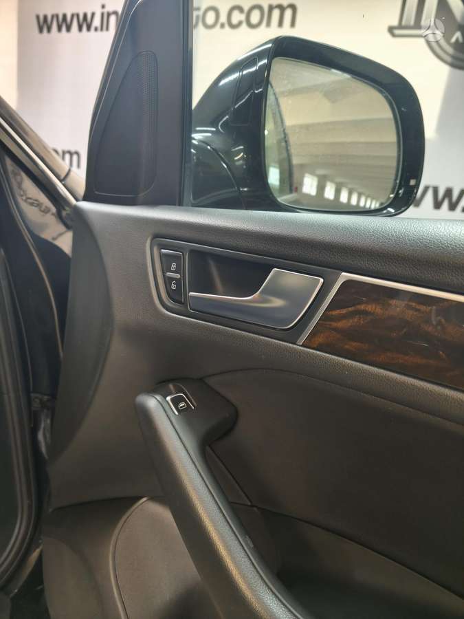 Audi Q5, 2.0 l., off-road / crossover