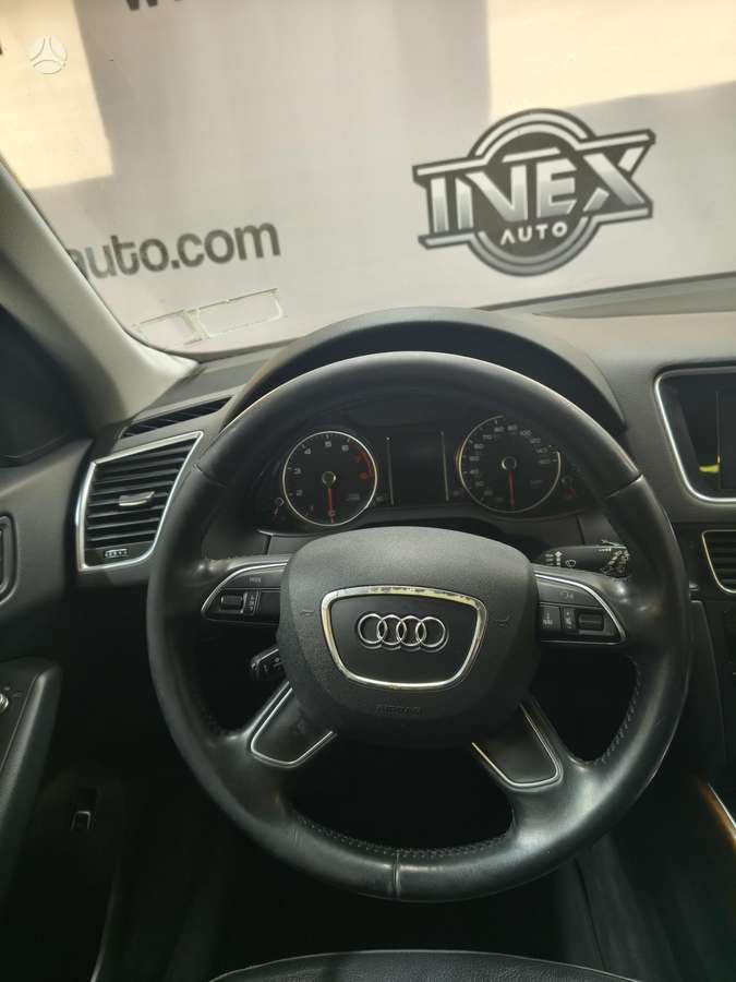 Audi Q5, 2.0 l., off-road / crossover
