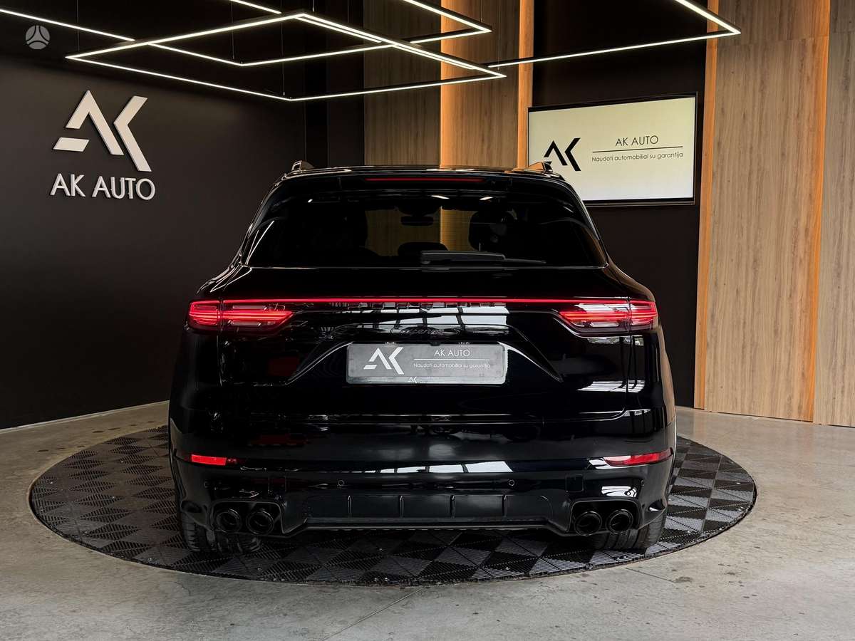 Porsche Cayenne - 8