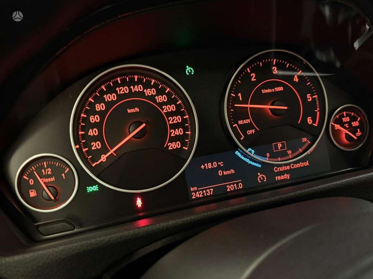 BMW 330, 3.0 l., Седан