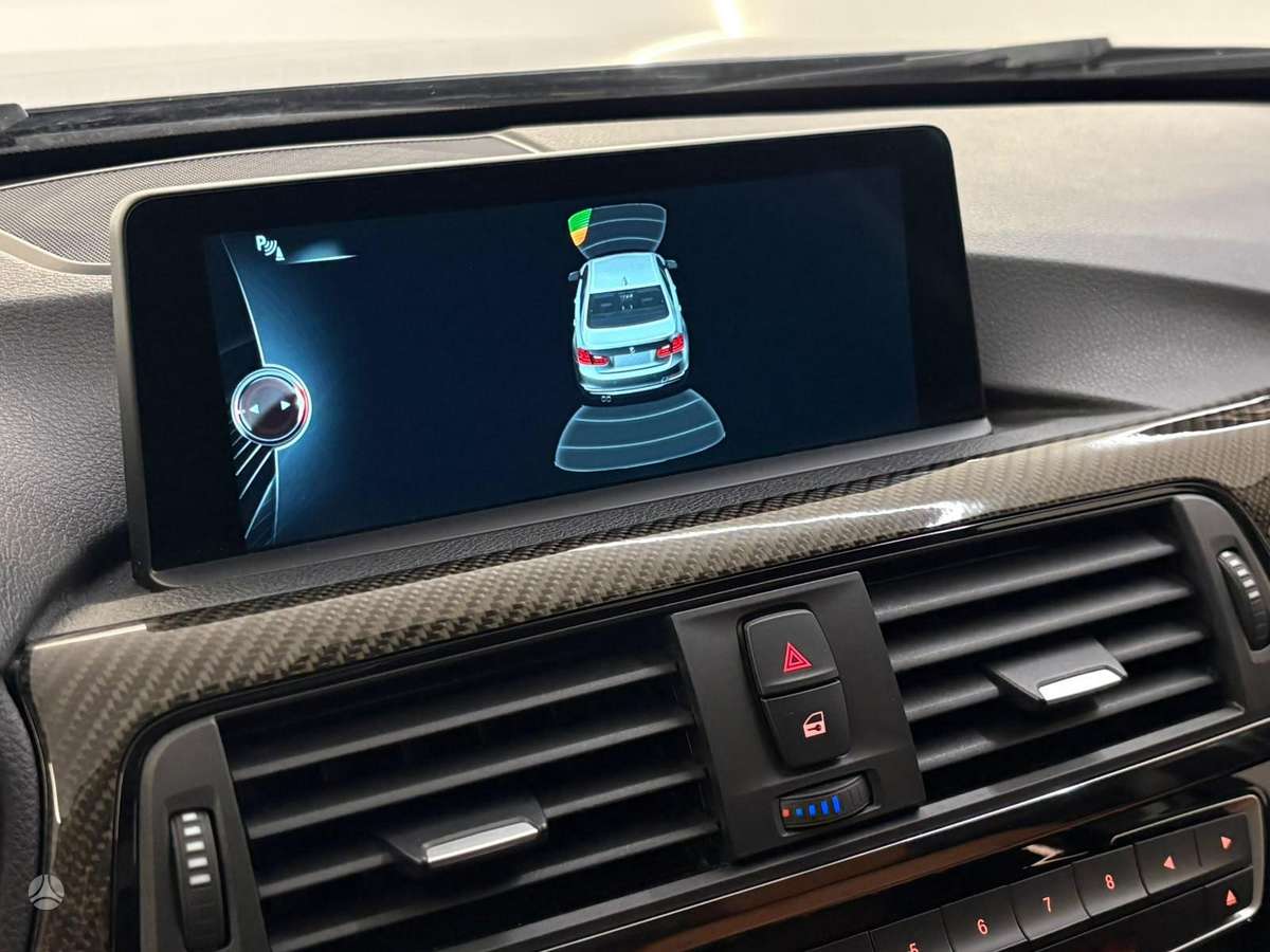 BMW 330, 3.0 l., Седан