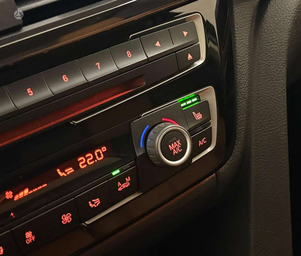 BMW 330, 3.0 l., Седан