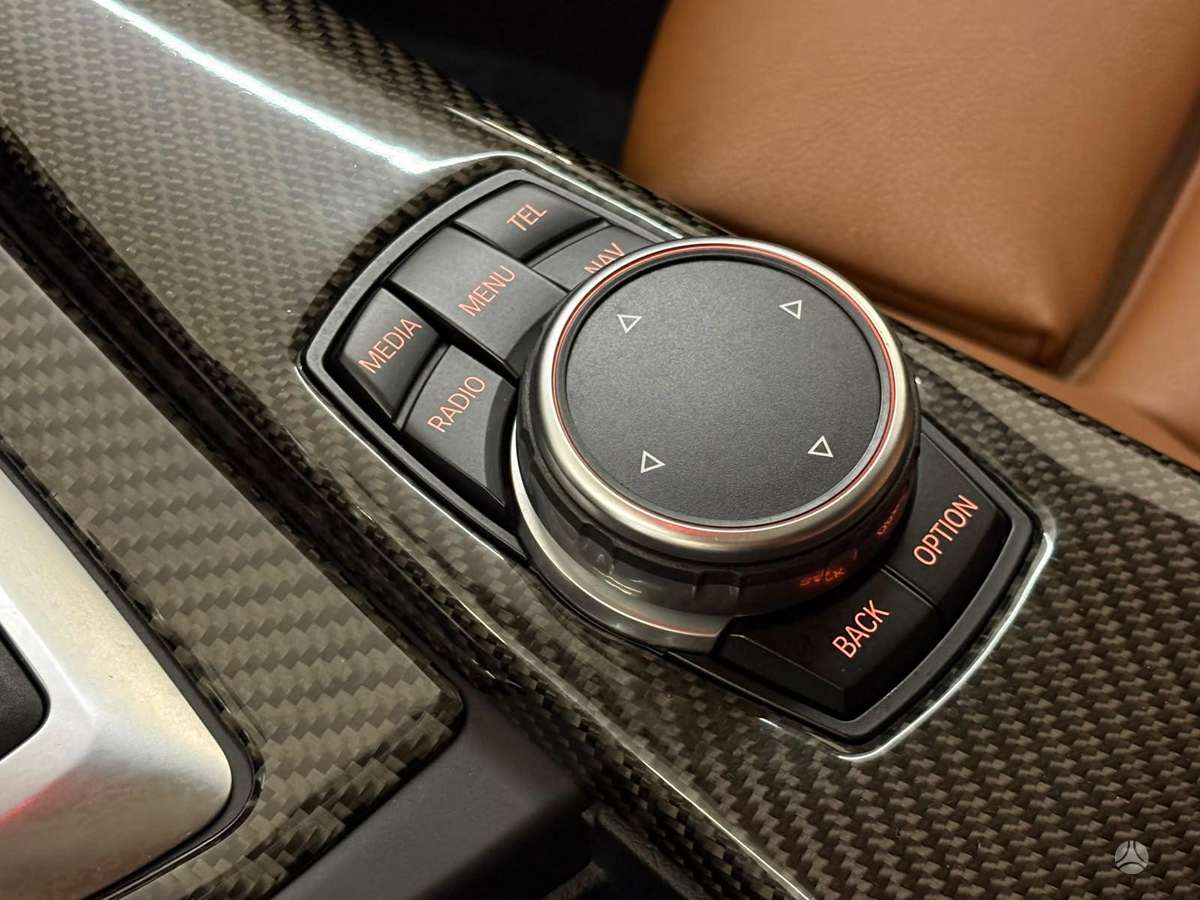 BMW 330, 3.0 l., Седан