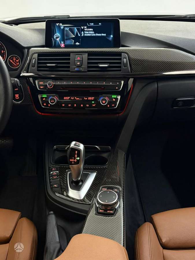 BMW 330, 3.0 l., Седан