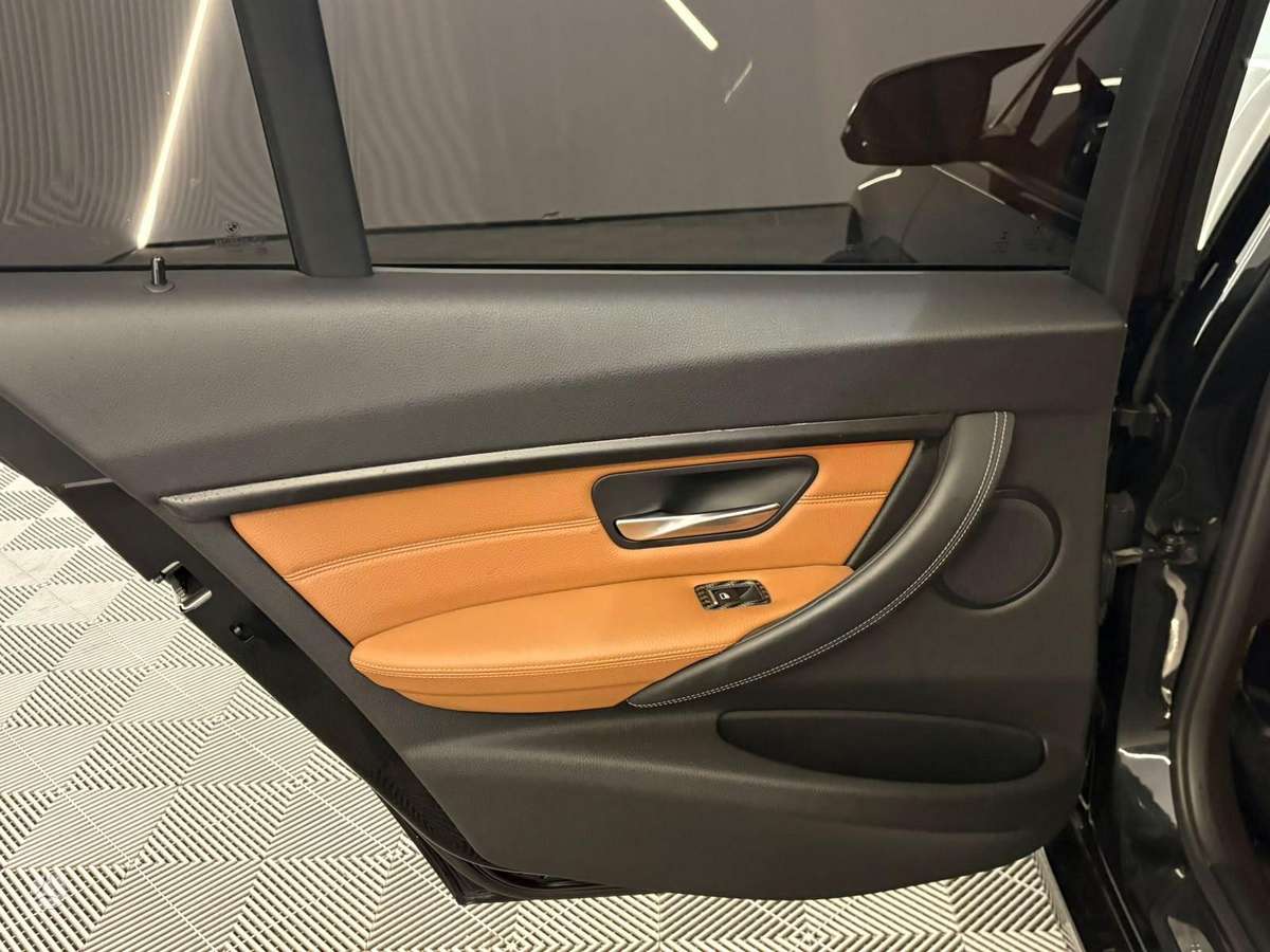 BMW 330, 3.0 l., Седан