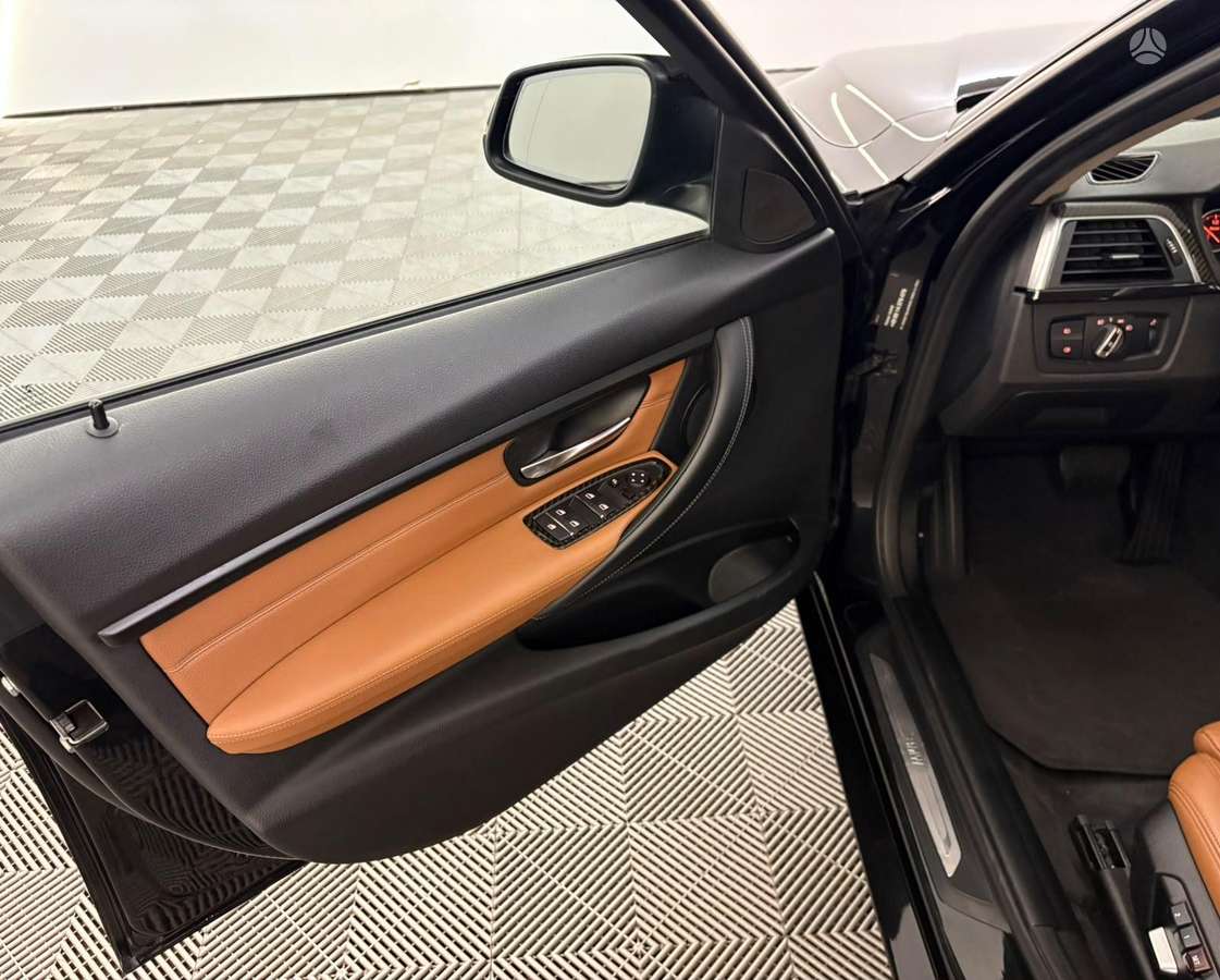 BMW 330, 3.0 l., Седан