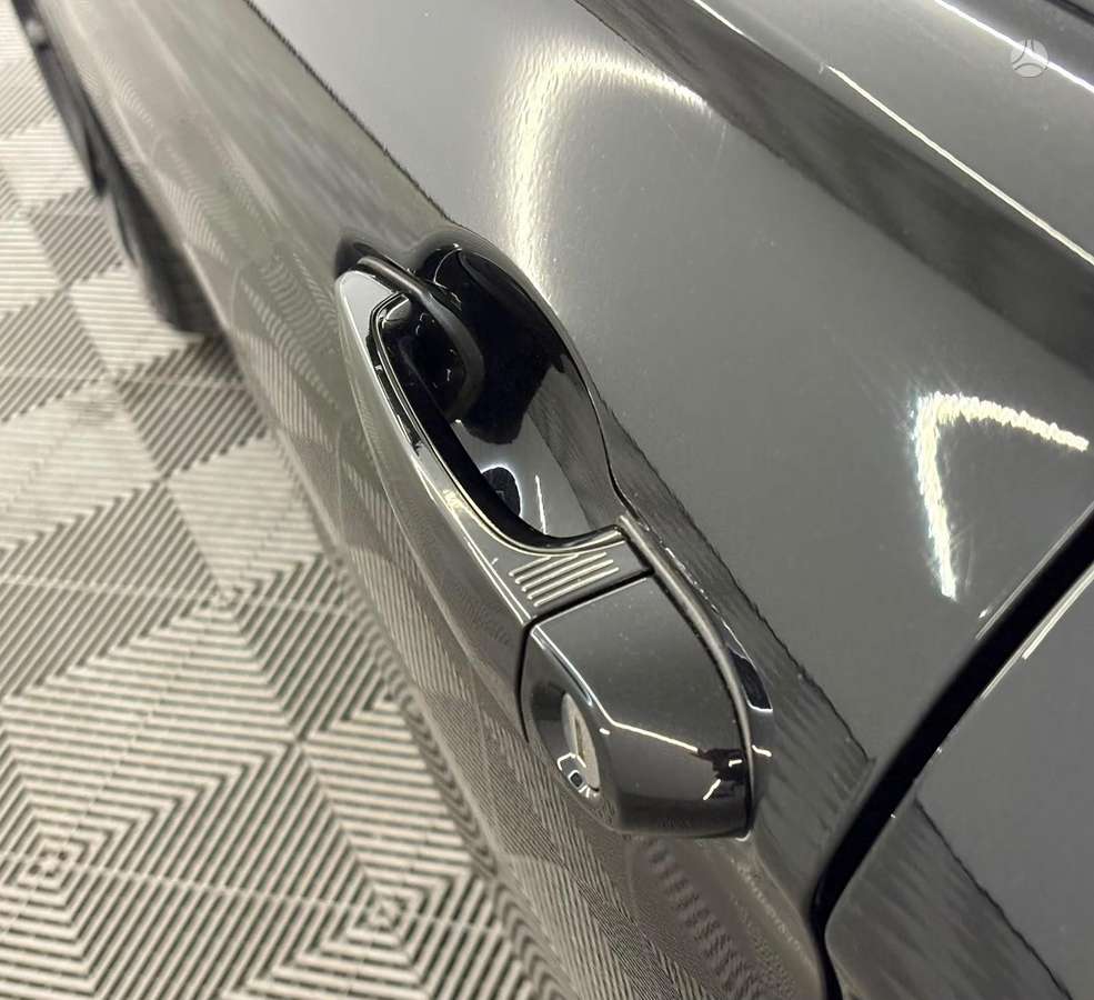 BMW 330, 3.0 l., Седан