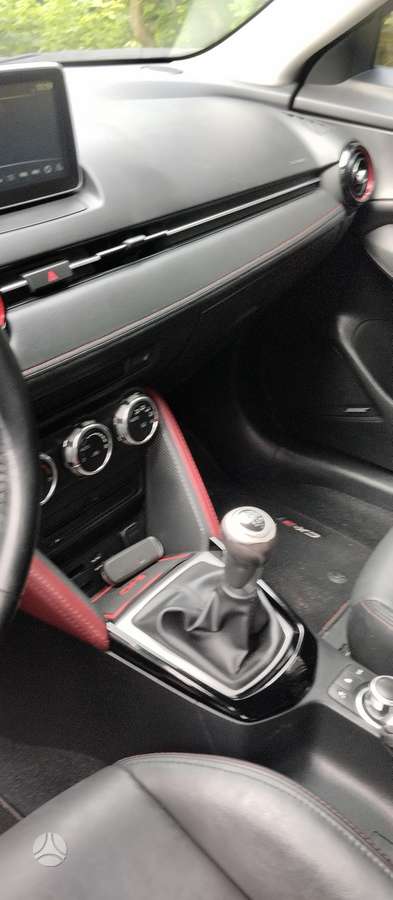 Mazda CX-3, 1.5 l., off-road / crossover