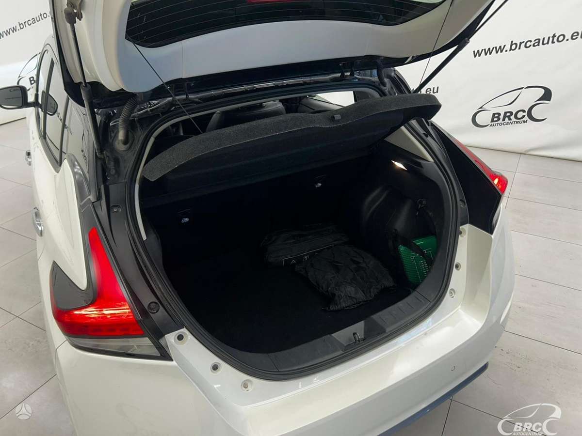 Nissan Leaf, 62 kWh, hatchback