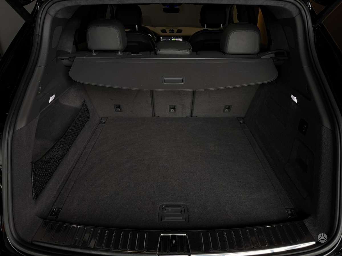 Porsche Cayenne, 2.9 l., off-road / crossover