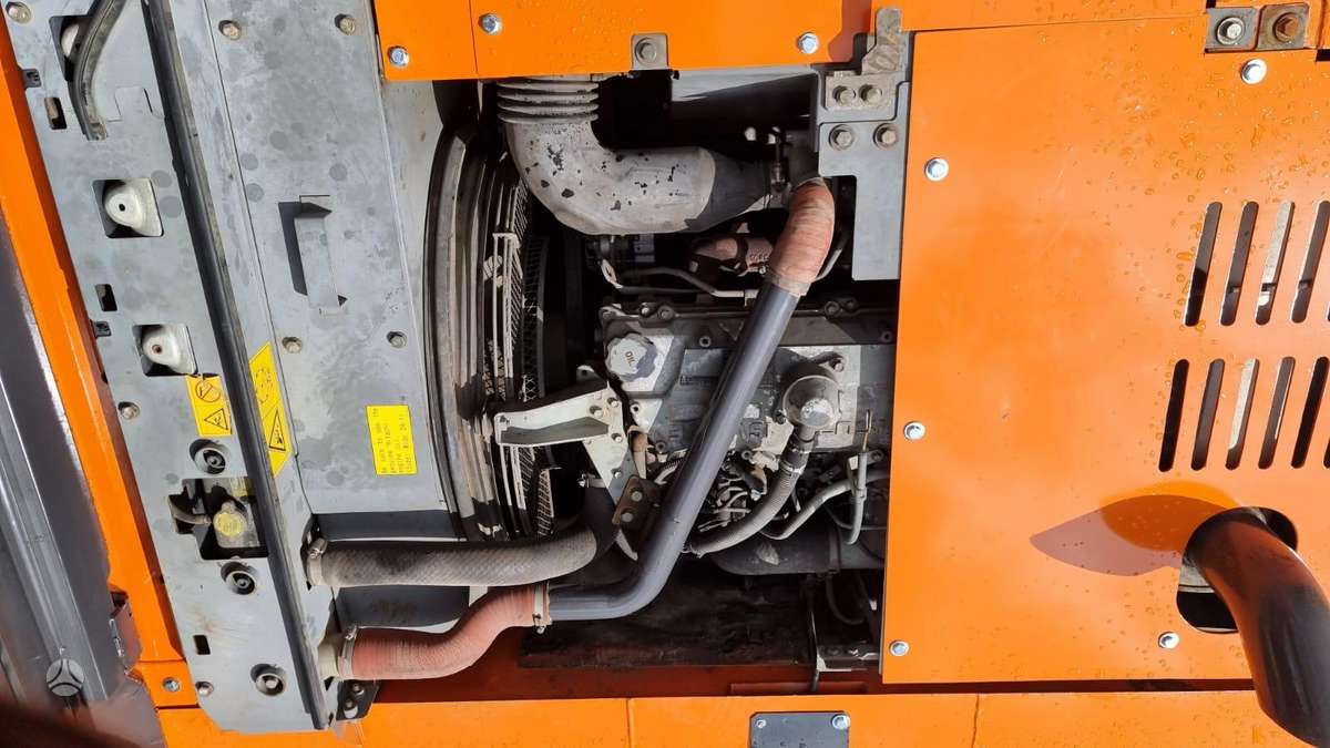 Hitachi ZX 210 L-3, ekskavatoriai