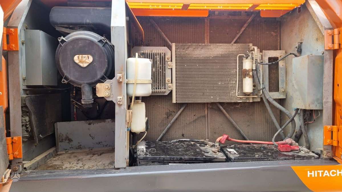 Hitachi ZX 210 L-3, ekskavatoriai
