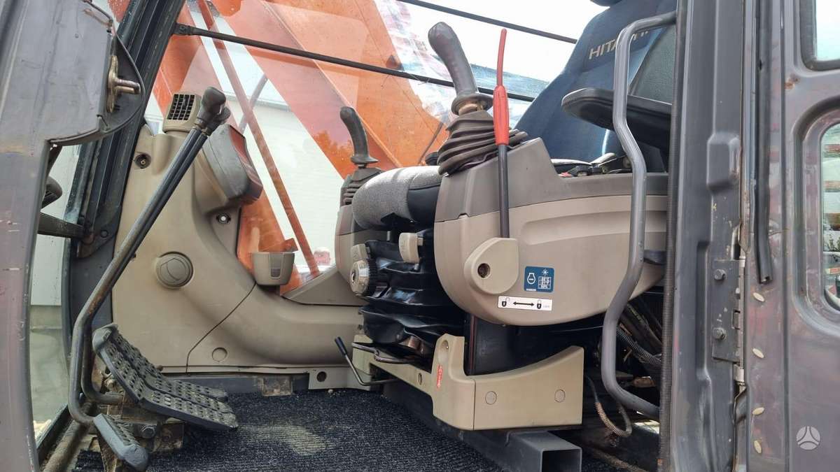 Hitachi ZX 210 L-3, excavator