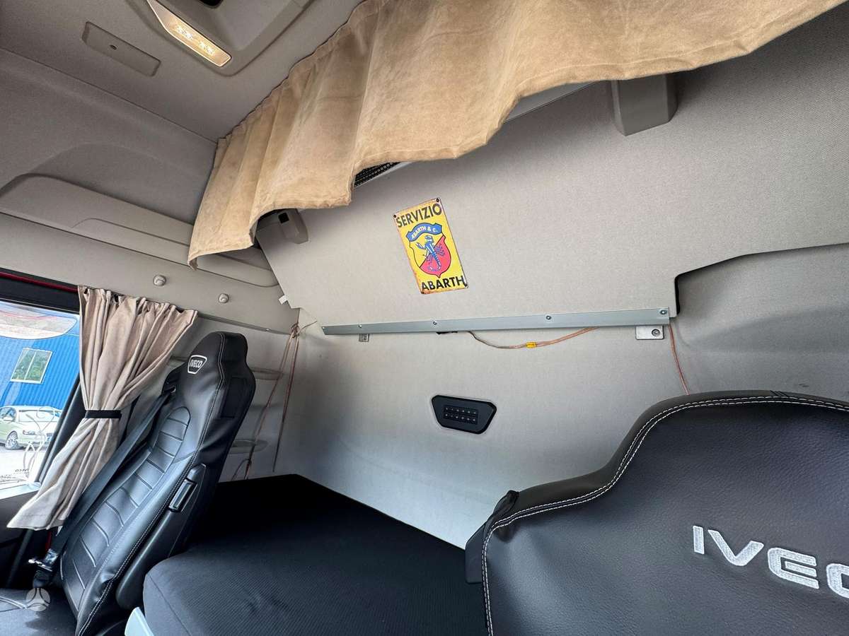 Iveco S WAY 570 / 6x2 double boogie / SUP, double sleeper