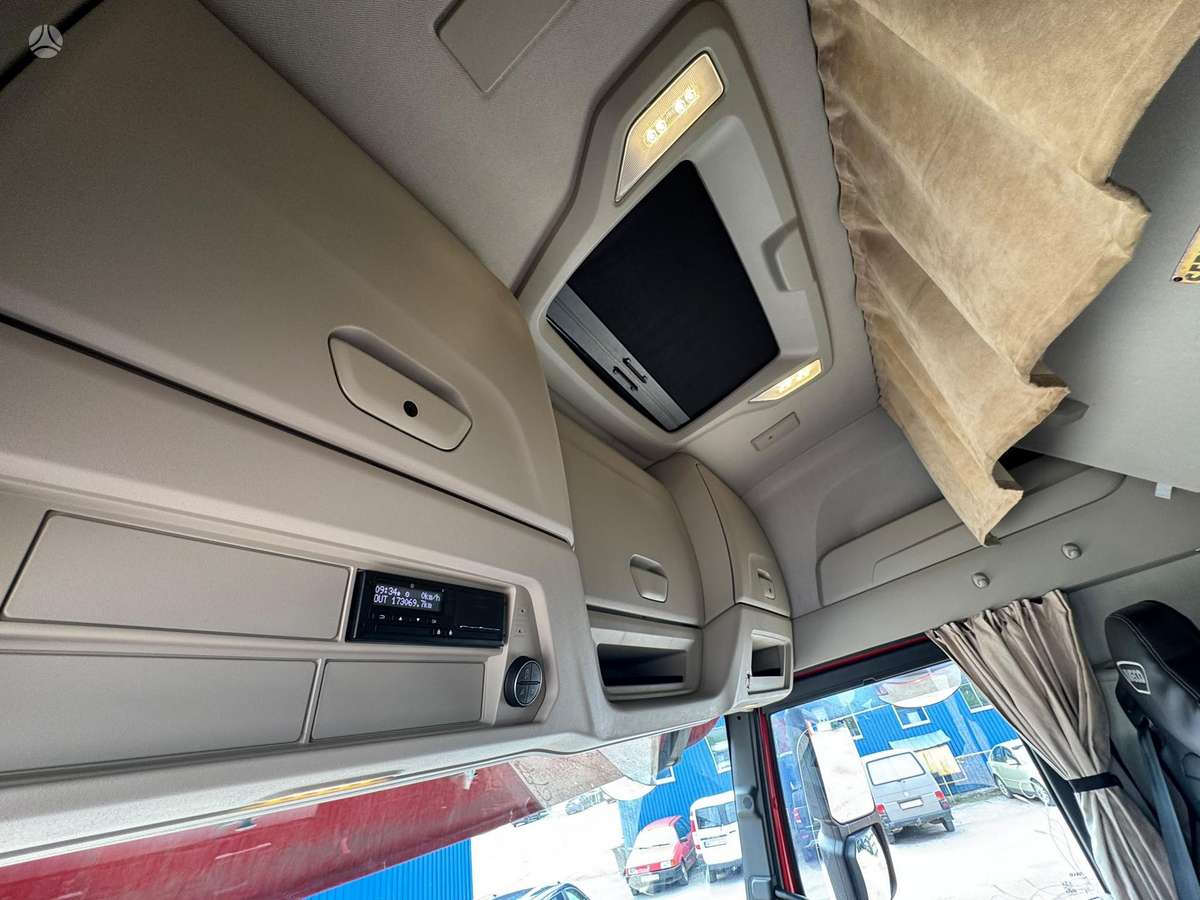 Iveco S WAY 570 / 6x2 double boogie / SUP, double sleeper