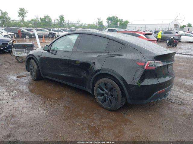 Tesla Model Y - 4