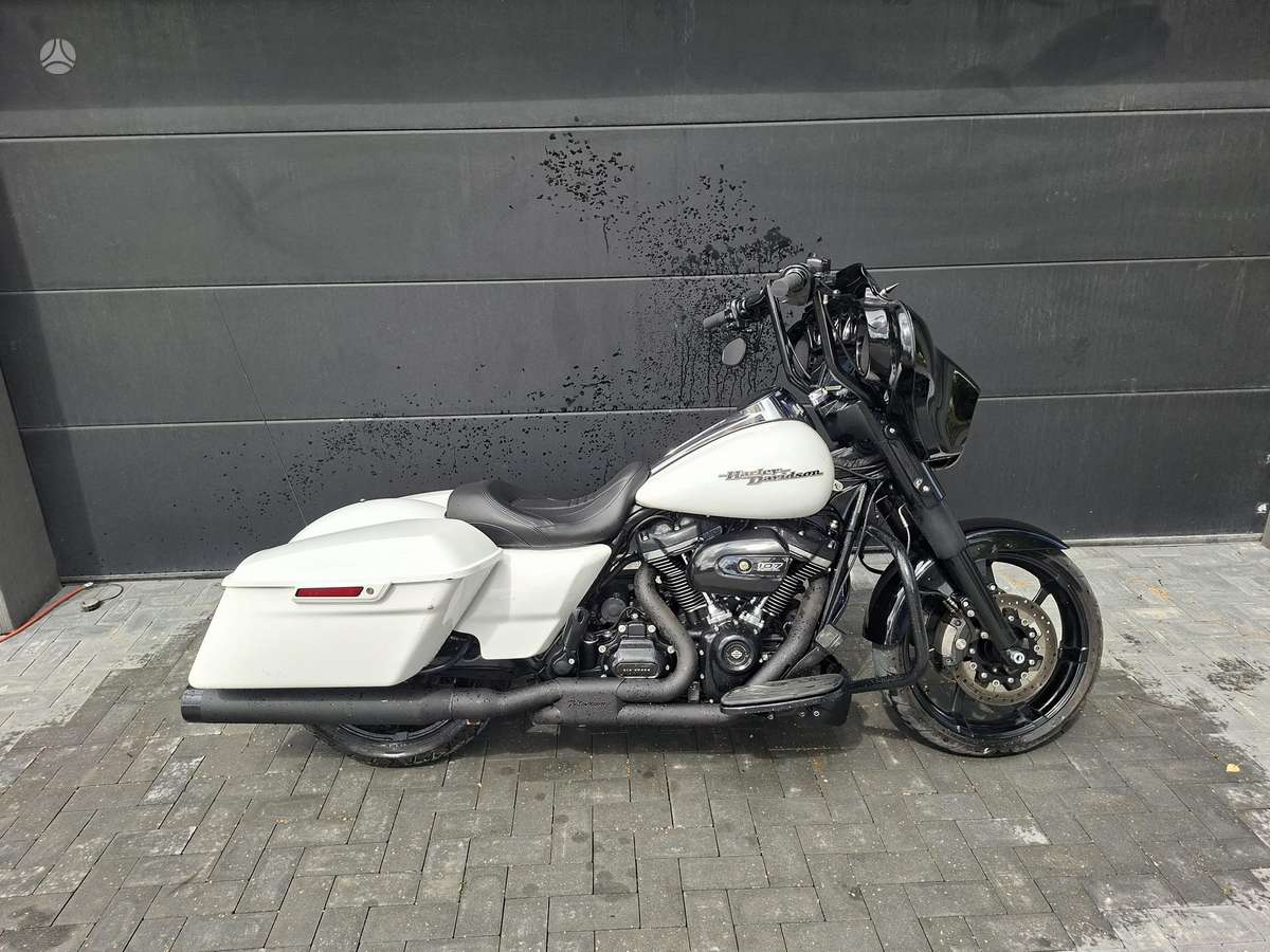 Harley-Davidson FLHTK, touring / sport touring