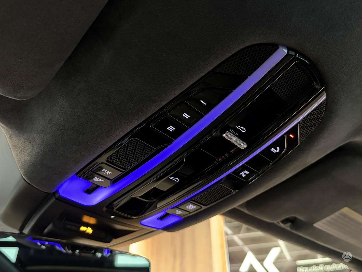 Porsche Cayenne, 2.9 l., off-road / crossover