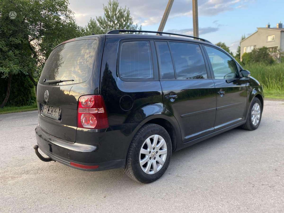 Volkswagen Touran - 3