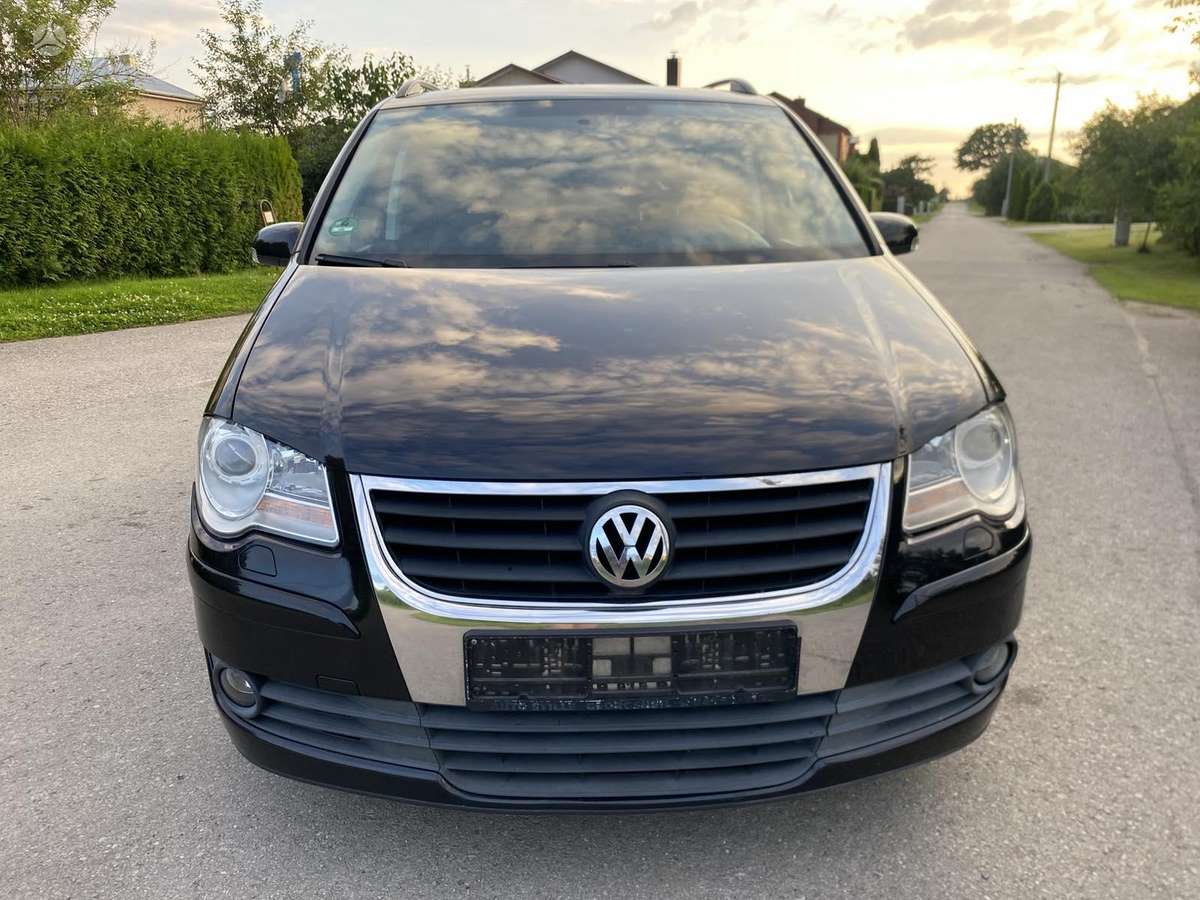 Volkswagen Touran - 5