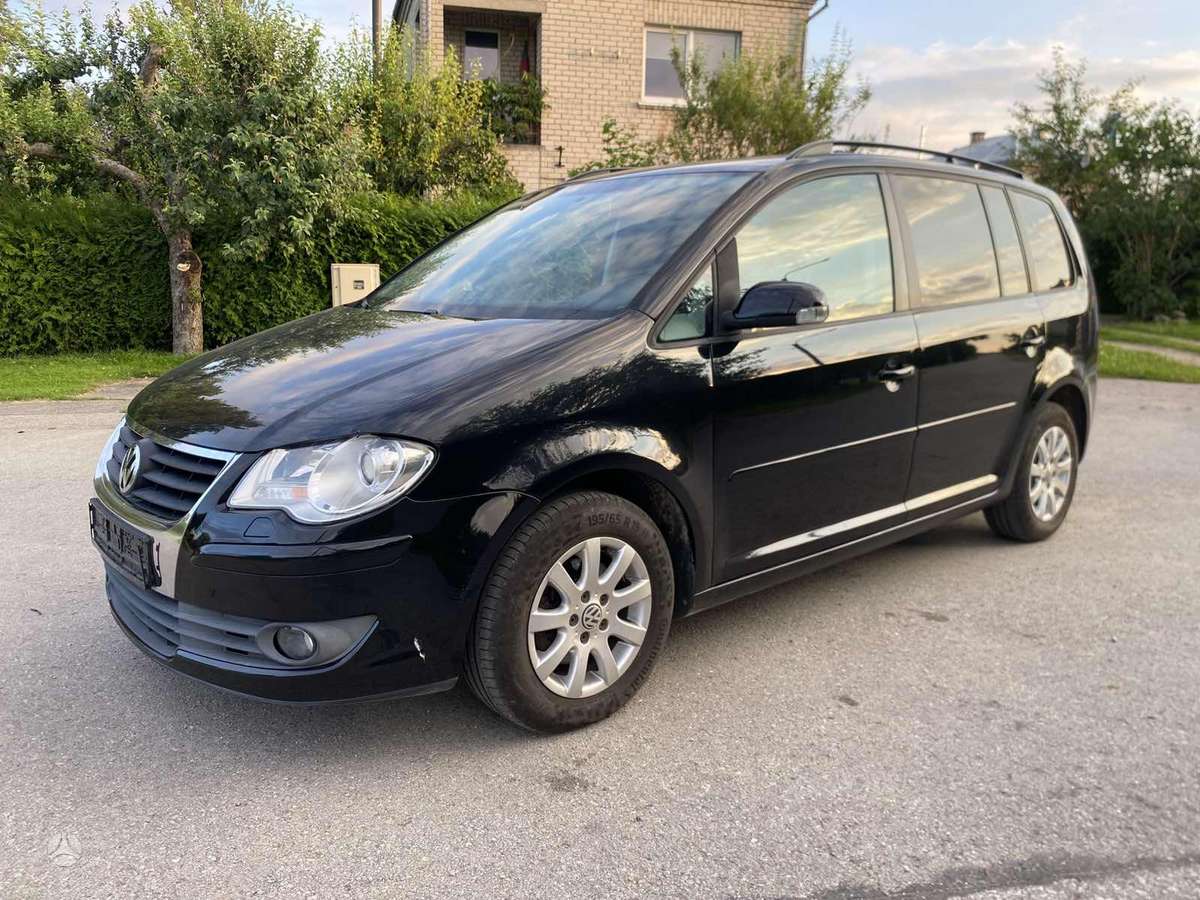 Volkswagen Touran - 2