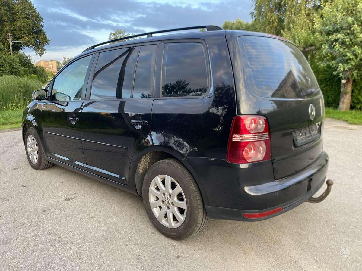 Volkswagen Touran - 6