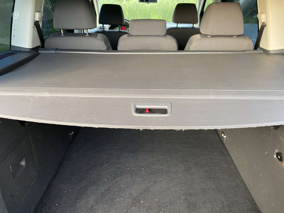 Volkswagen Touran - 9