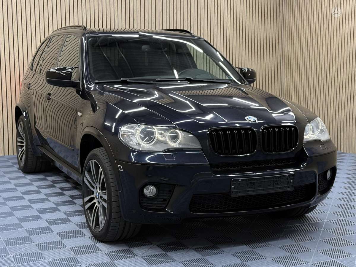 BMW X5, 3.0 l., off-road / crossover