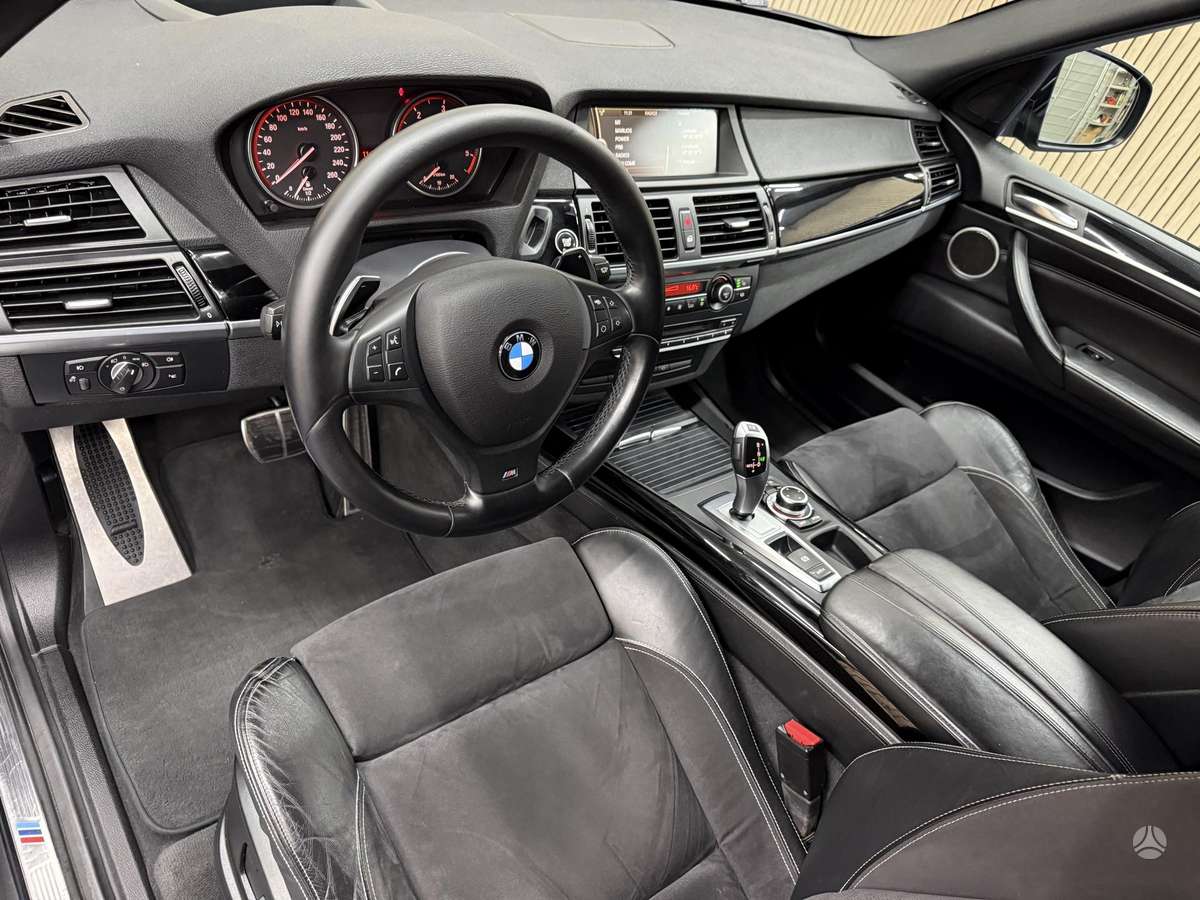 BMW X5, 3.0 l., off-road / crossover