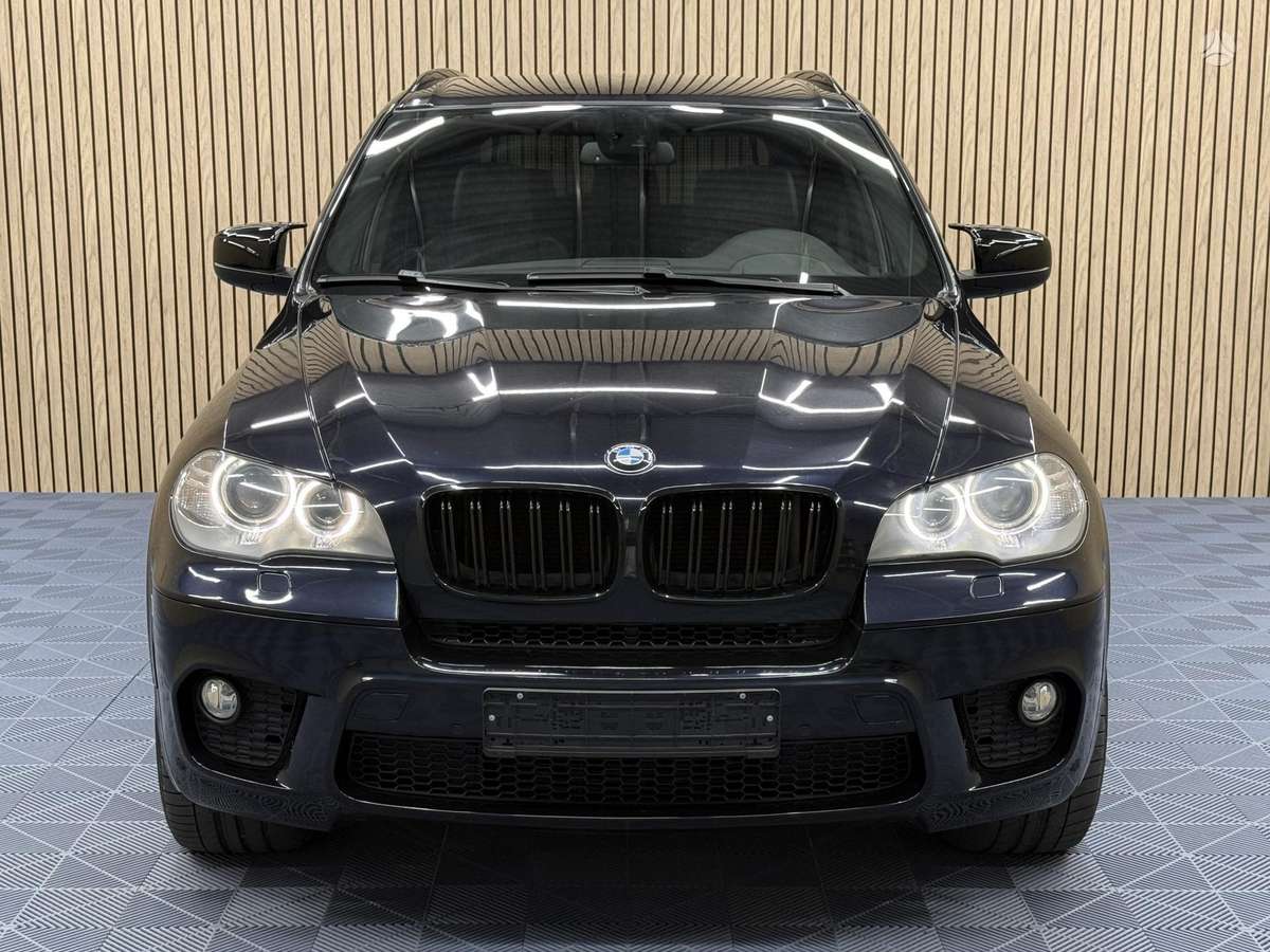 BMW X5, 3.0 l., off-road / crossover