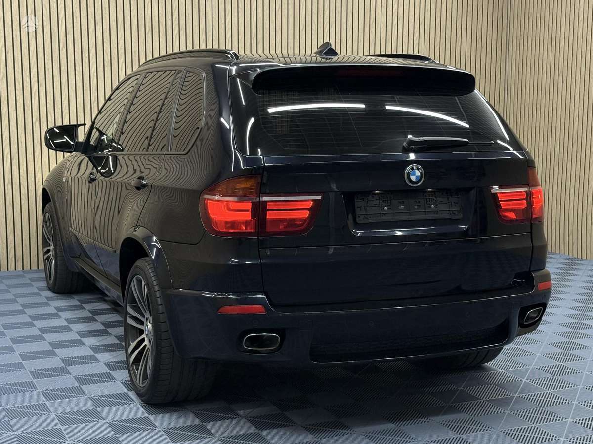 BMW X5, 3.0 l., off-road / crossover