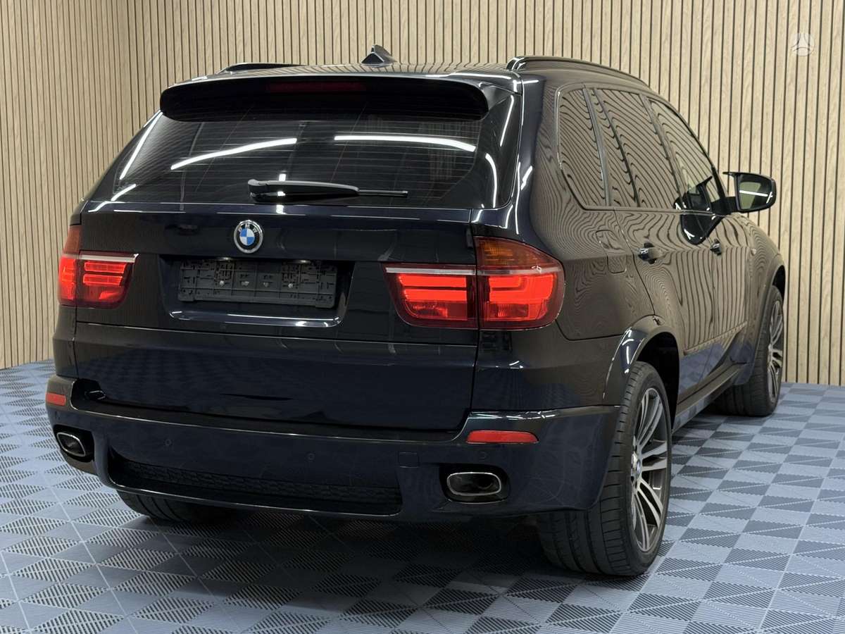 BMW X5, 3.0 l., off-road / crossover
