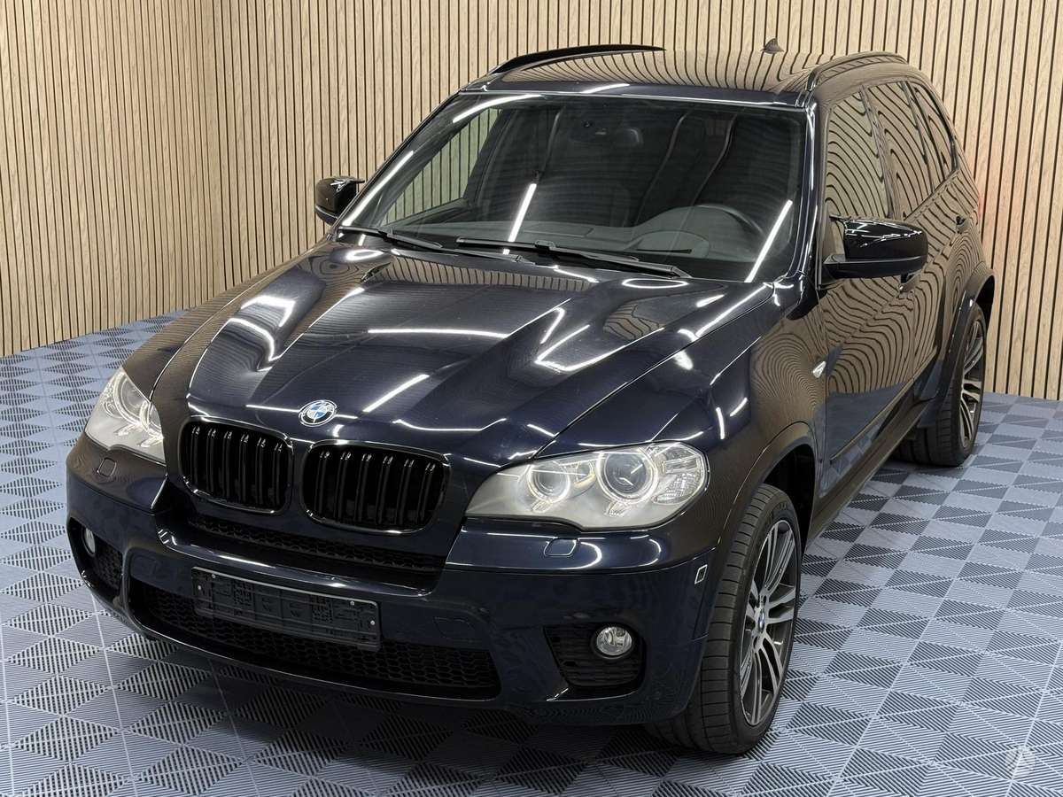 BMW X5, 3.0 l., off-road / crossover
