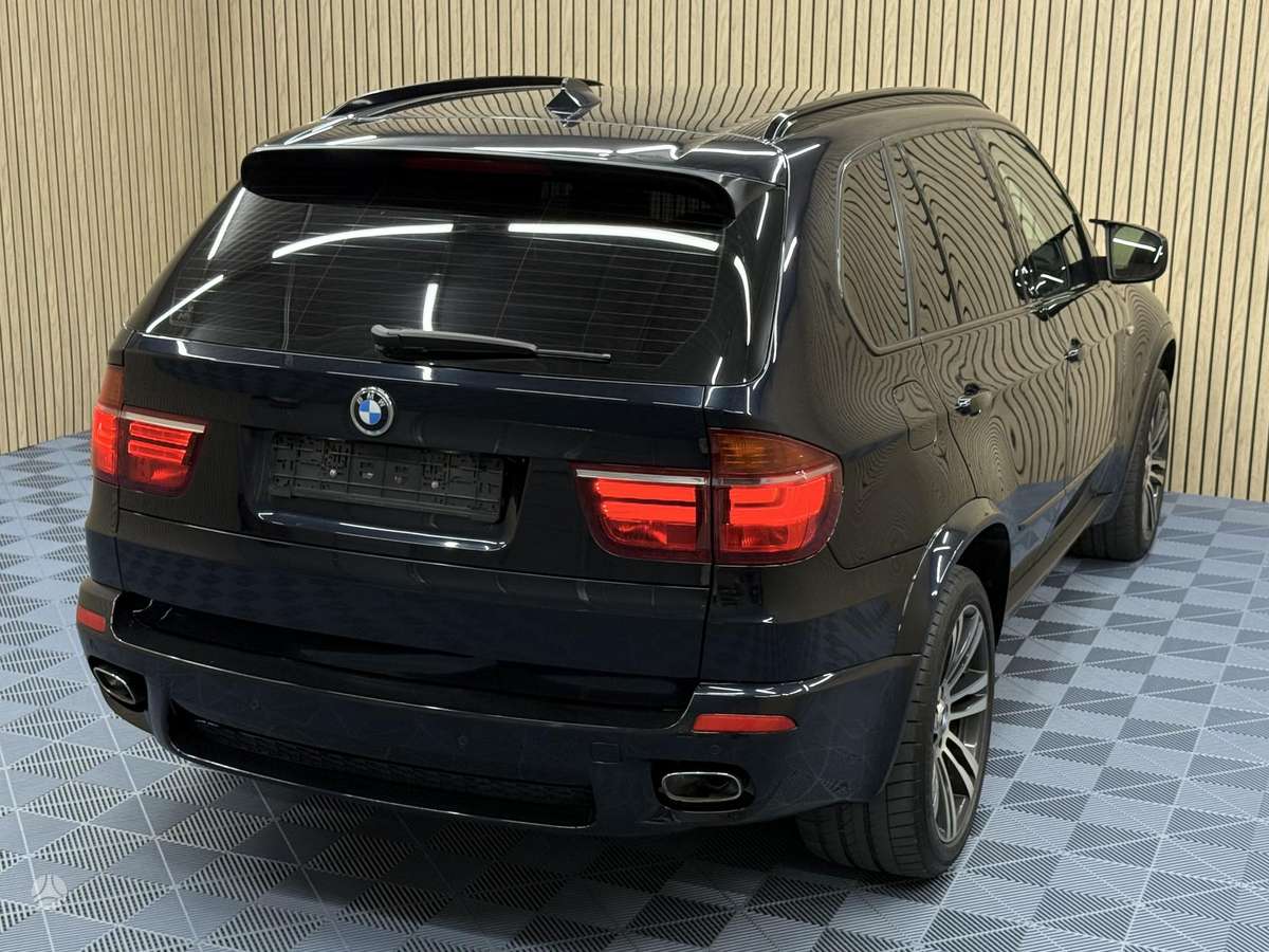 BMW X5, 3.0 l., off-road / crossover