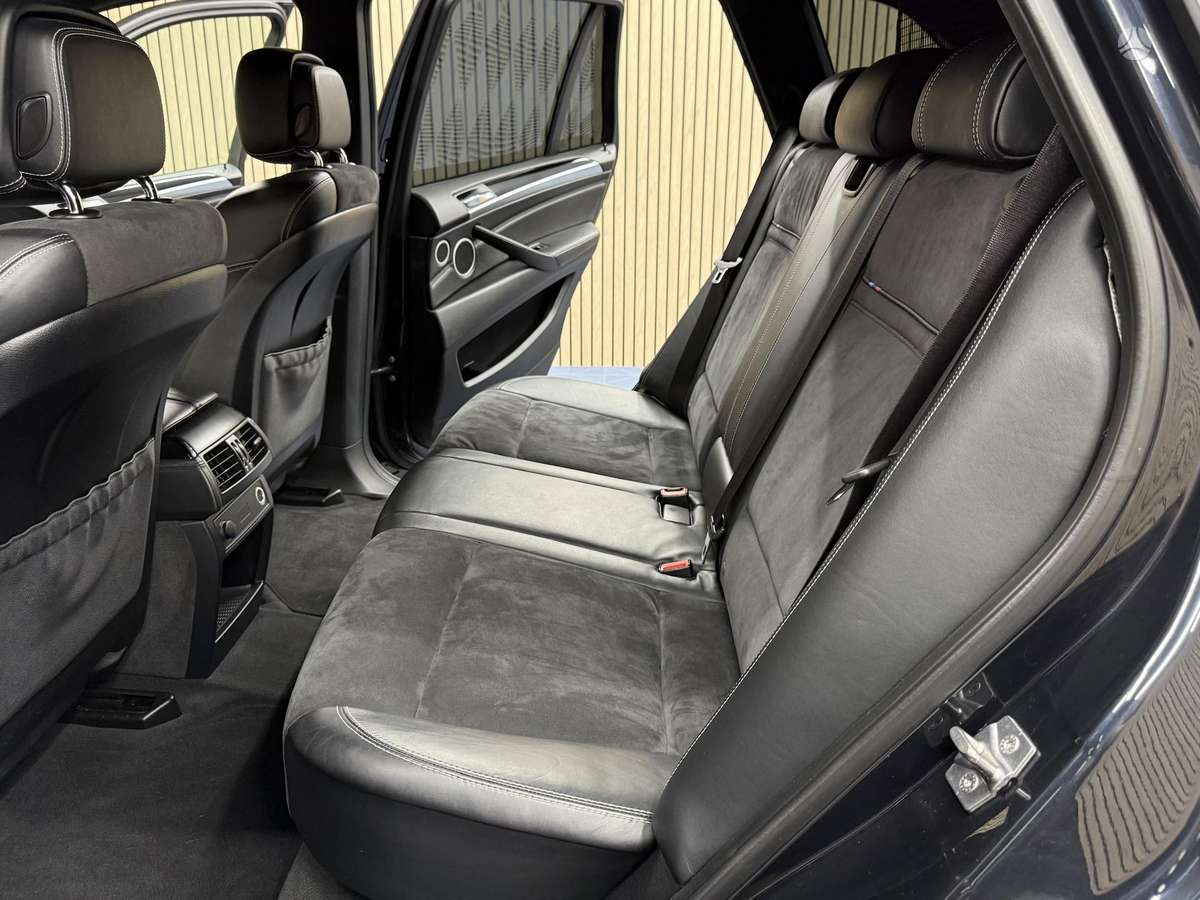 BMW X5, 3.0 l., off-road / crossover
