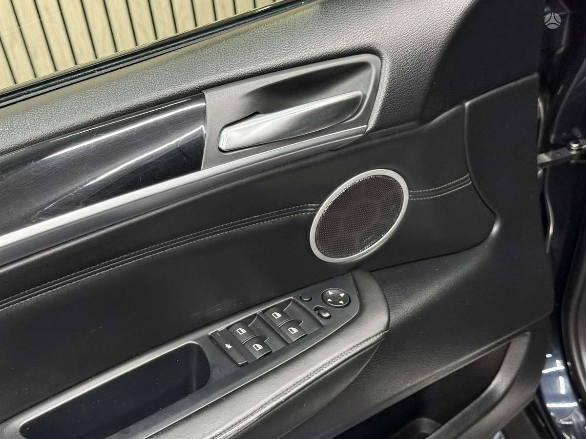BMW X5, 3.0 l., off-road / crossover