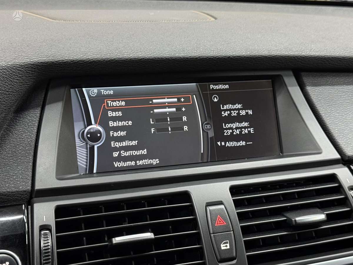 BMW X5, 3.0 l., off-road / crossover