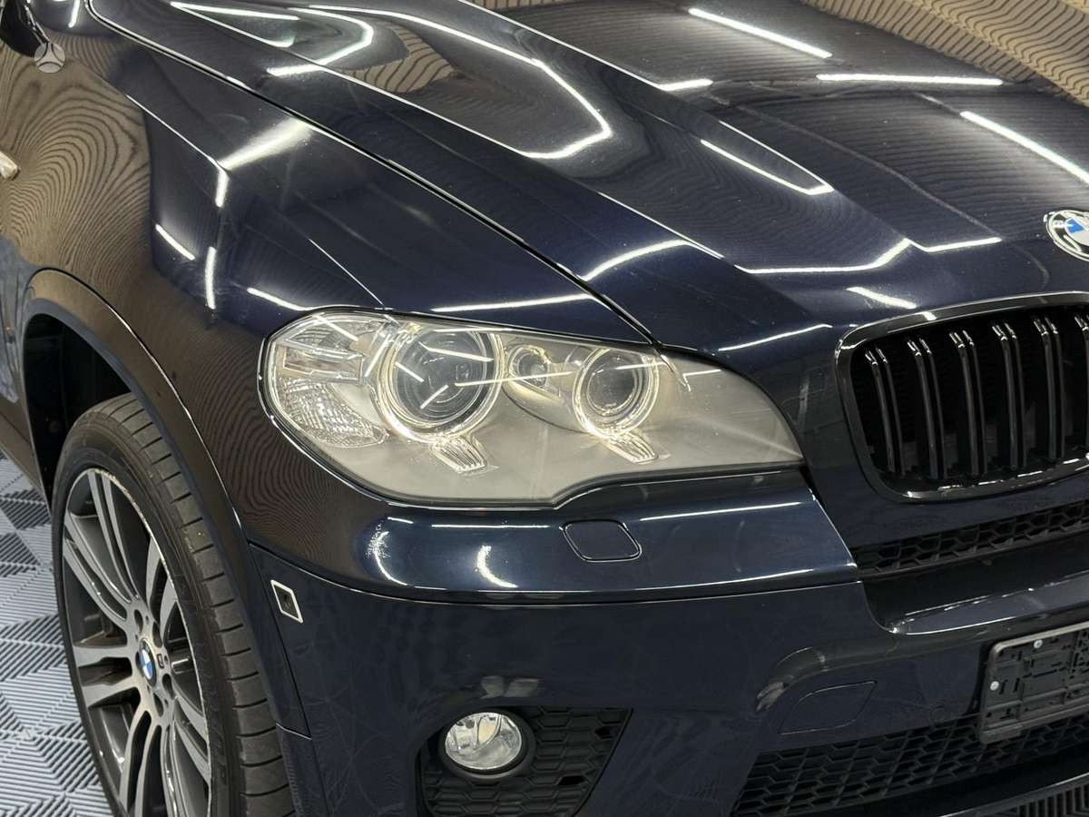 BMW X5, 3.0 l., off-road / crossover