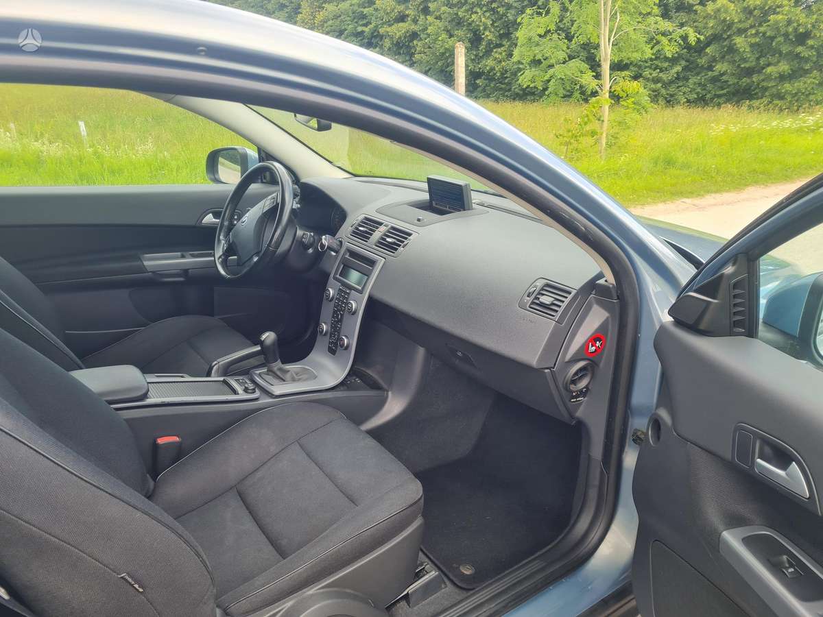 Volvo C30, 1.6 l., hatchback