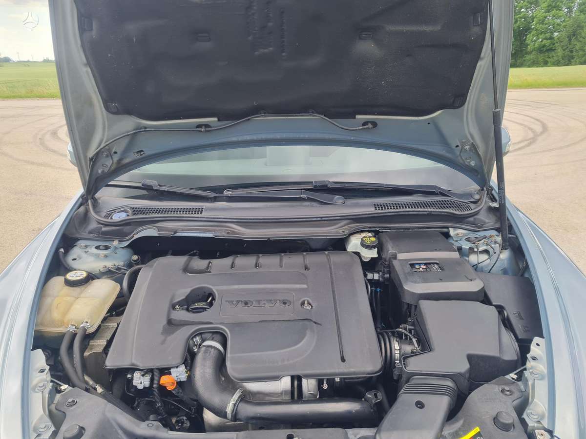 Volvo C30, 1.6 l., hatchback