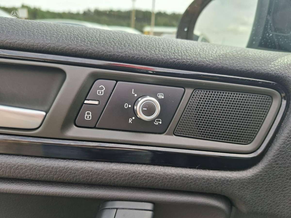 Volkswagen Touareg - 9